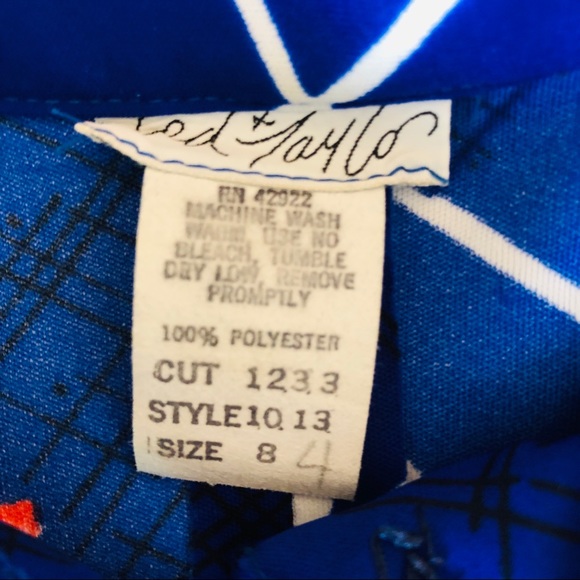 SOLD. Vintage 70s Vivid Blue Dagger Collar Poly Shirt S. - Picture 3 of 11